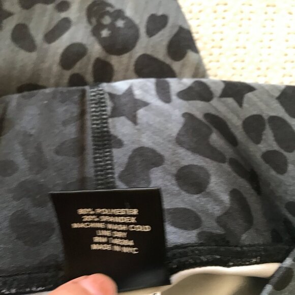 Terez Graphic Print Black and Gray Leggings Womens X-Large NWOT - Picture 3 of 7